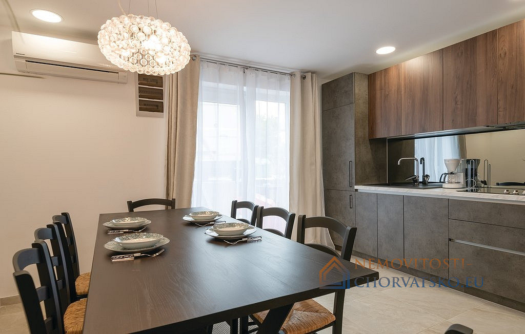 Prodej bytu 2+kk 82 m² – pohled 4