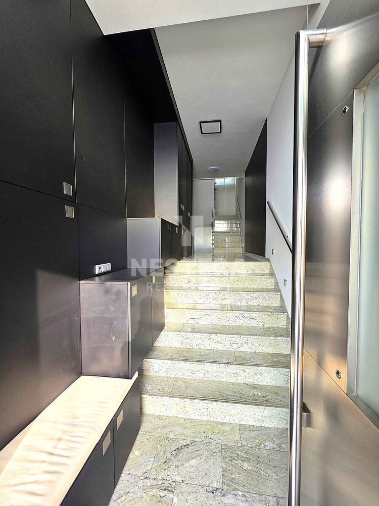 Pronájem domu 500 m² s pozemkem 397 m² – fotografie 4