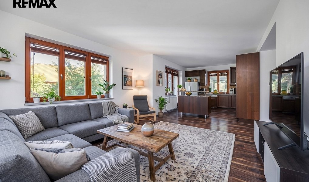 Prodej domu 210 m² s pozemkem 1 140 m², Praha – náhled fotky 2