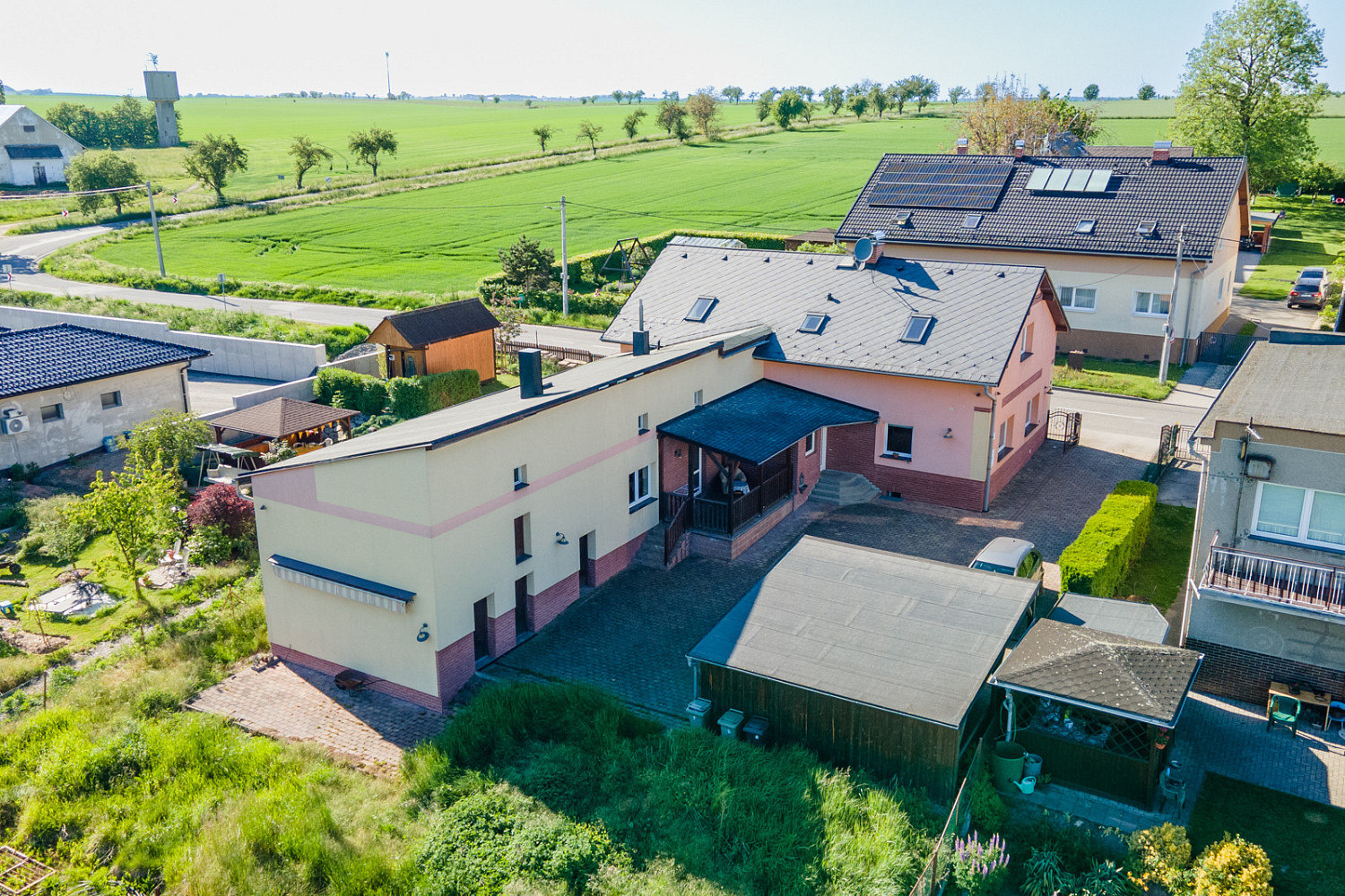 Prodej domu 450 m² s pozemkem 264 m² – fotografie 2