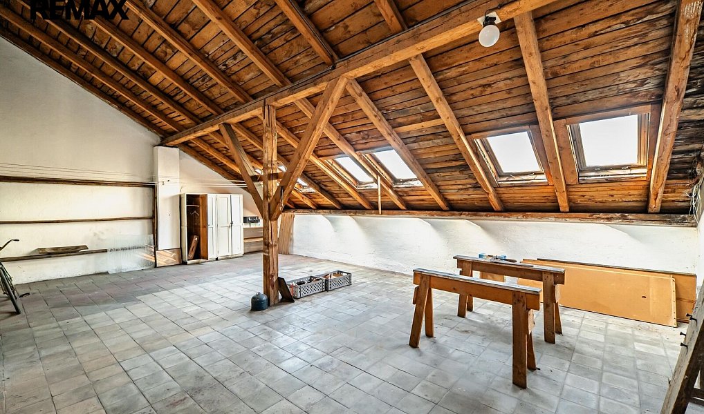 Prodej domu 1 020 m² s pozemkem 518 m², Jindřichův Hradec – náhled fotky 9