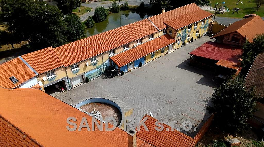 Prodej domu 3 600 m² s pozemkem 5 177 m²