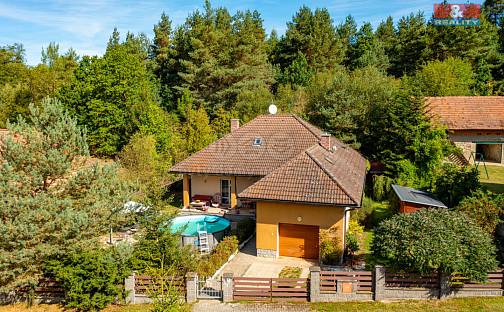 Prodej domu 285 m² s pozemkem 1 055 m², Hajany, okres Strakonice