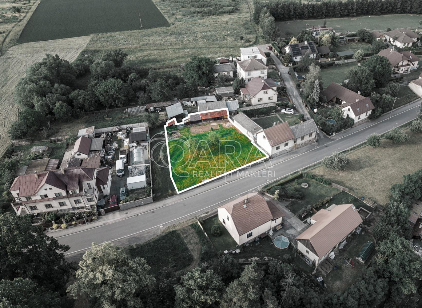 Prodej stavebního pozemku 966 m²
