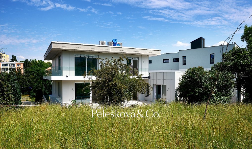 Prodej bytu 5+kk 169 m², Praha – náhled fotky 39