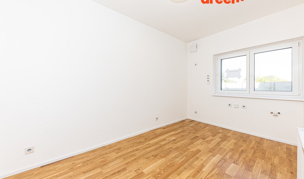Prodej domu 200 m² s pozemkem 380 m², Praha – náhled fotky 28
