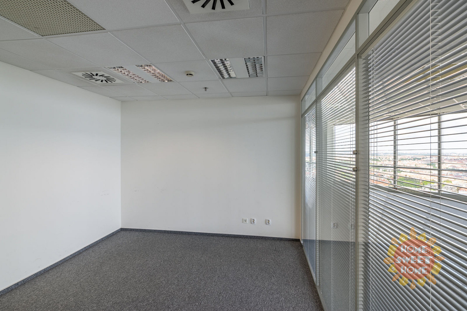 Pronájem kanceláře 93 m² – fotografie 3