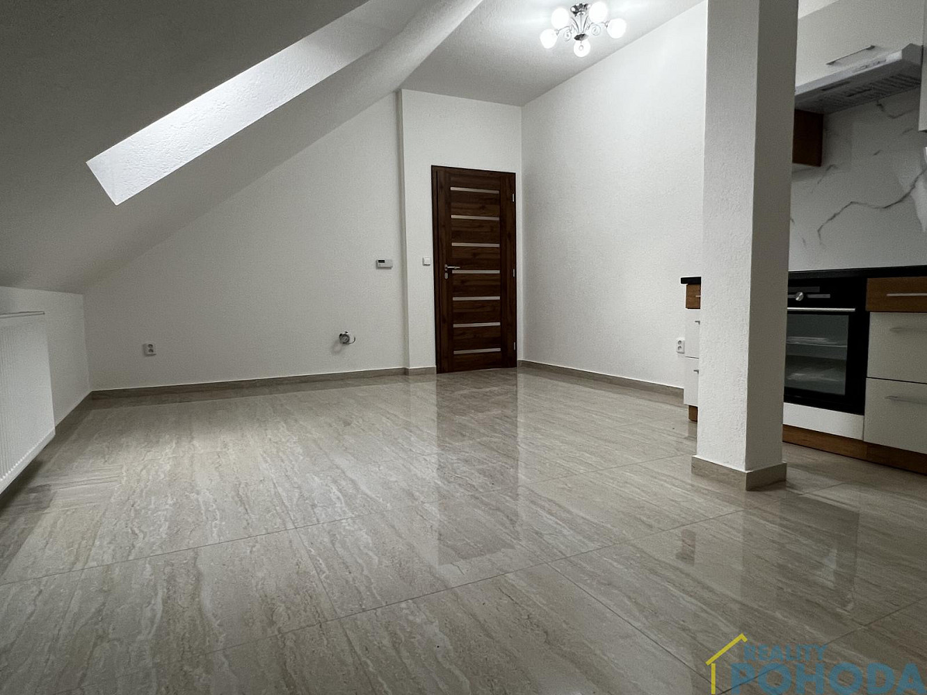 Pronájem bytu 3+kk 70 m² – fotografie 3