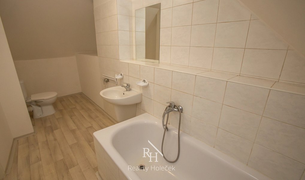 Prodej nájemního domu, činžáku 228 m², Kladno – náhled fotky 11