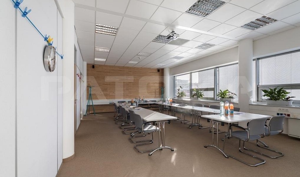 Pronájem kanceláře 622 m², Praha – náhled fotky 2