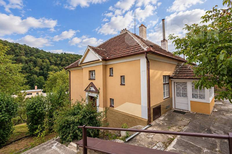 Prodej domu 177 m² s pozemkem 2 250 m²