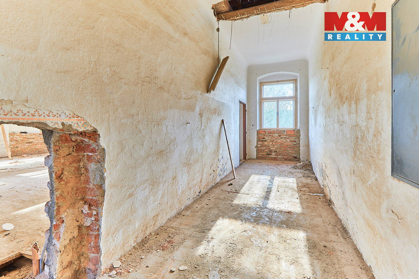 Prodej nájemního domu, činžáku 982 m² - Mehr