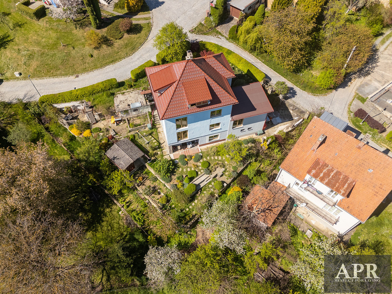 Prodej domu 216 m² s pozemkem 853 m²