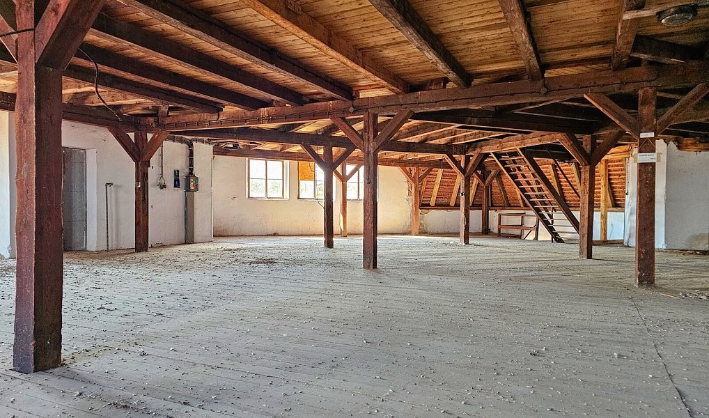 Prodej skladovacích prostor 2 000 m², Žatec – náhled fotky 16