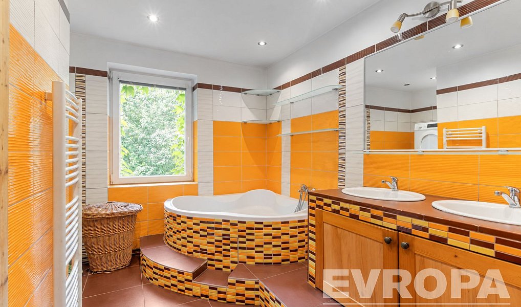 Prodej domu 228 m² s pozemkem 643 m², Krásná Hora – náhled fotky 9