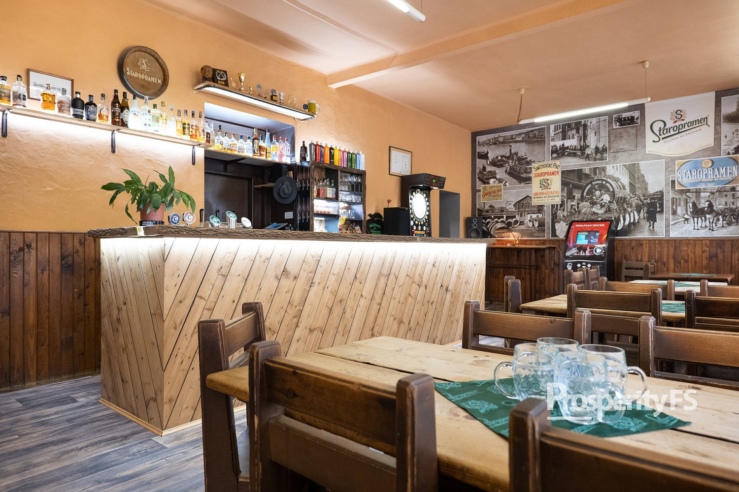 Prodej obchodních prostor 143 m²
