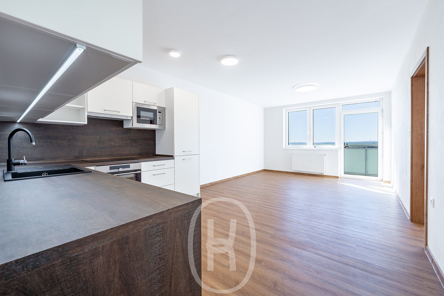 Pronájem bytu 3+kk 71 m² – fotografie 3