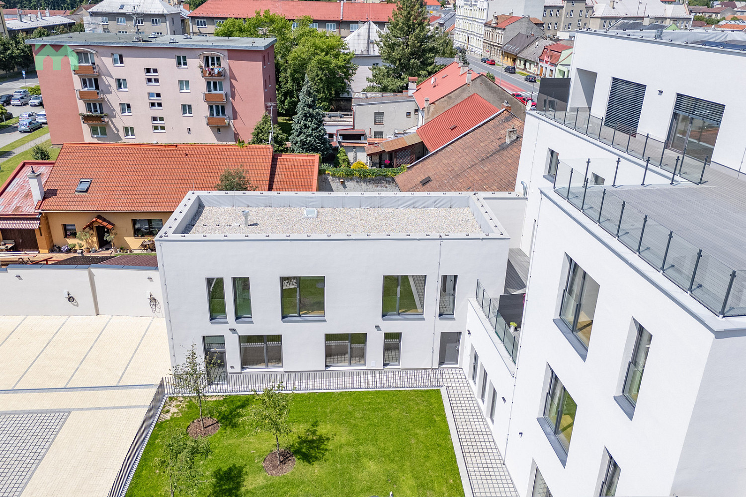 Pronájem bytu 2+kk 81 m² – pohled 2