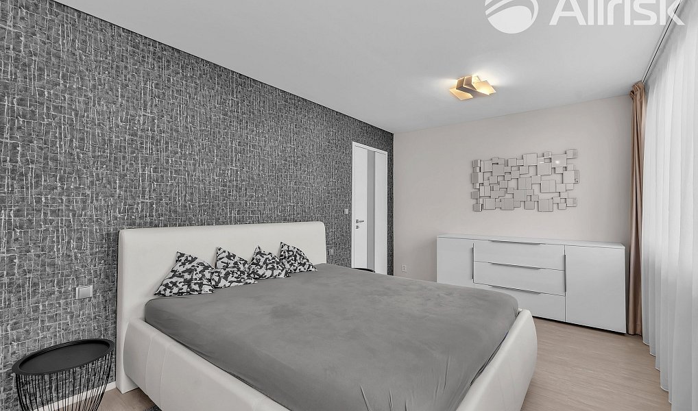 Pronájem bytu 2+kk 61 m², Praha – náhled fotky 3
