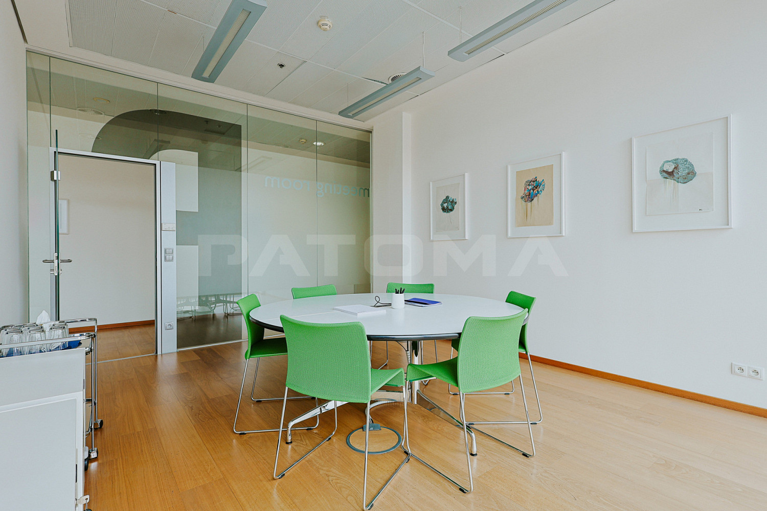 Pronájem kanceláře 697 m² – fotografie 2