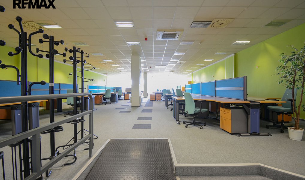 Pronájem kanceláře 321 m², Pardubice – náhled fotky 3