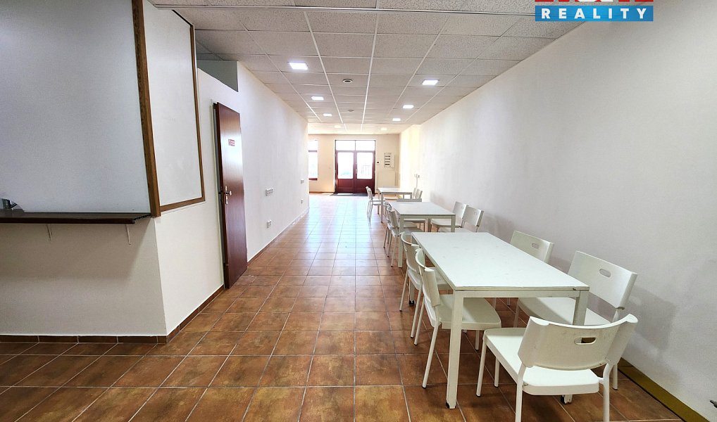 Prodej obchodních prostor 120 m², Kladno – náhled fotky 2