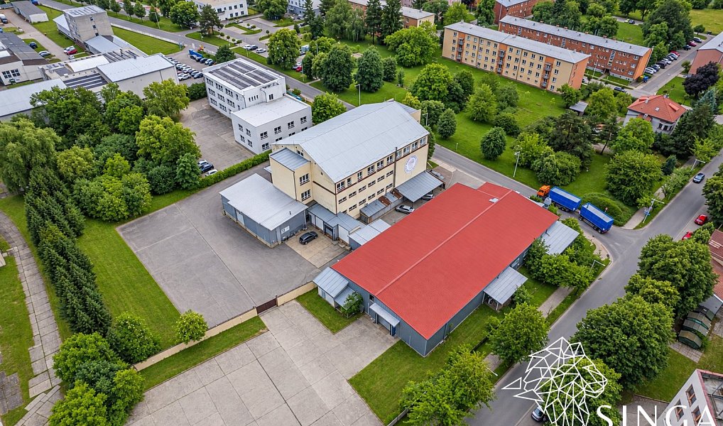 Prodej výrobních prostor 1 036 m², Holešov – fotka 1 z 19