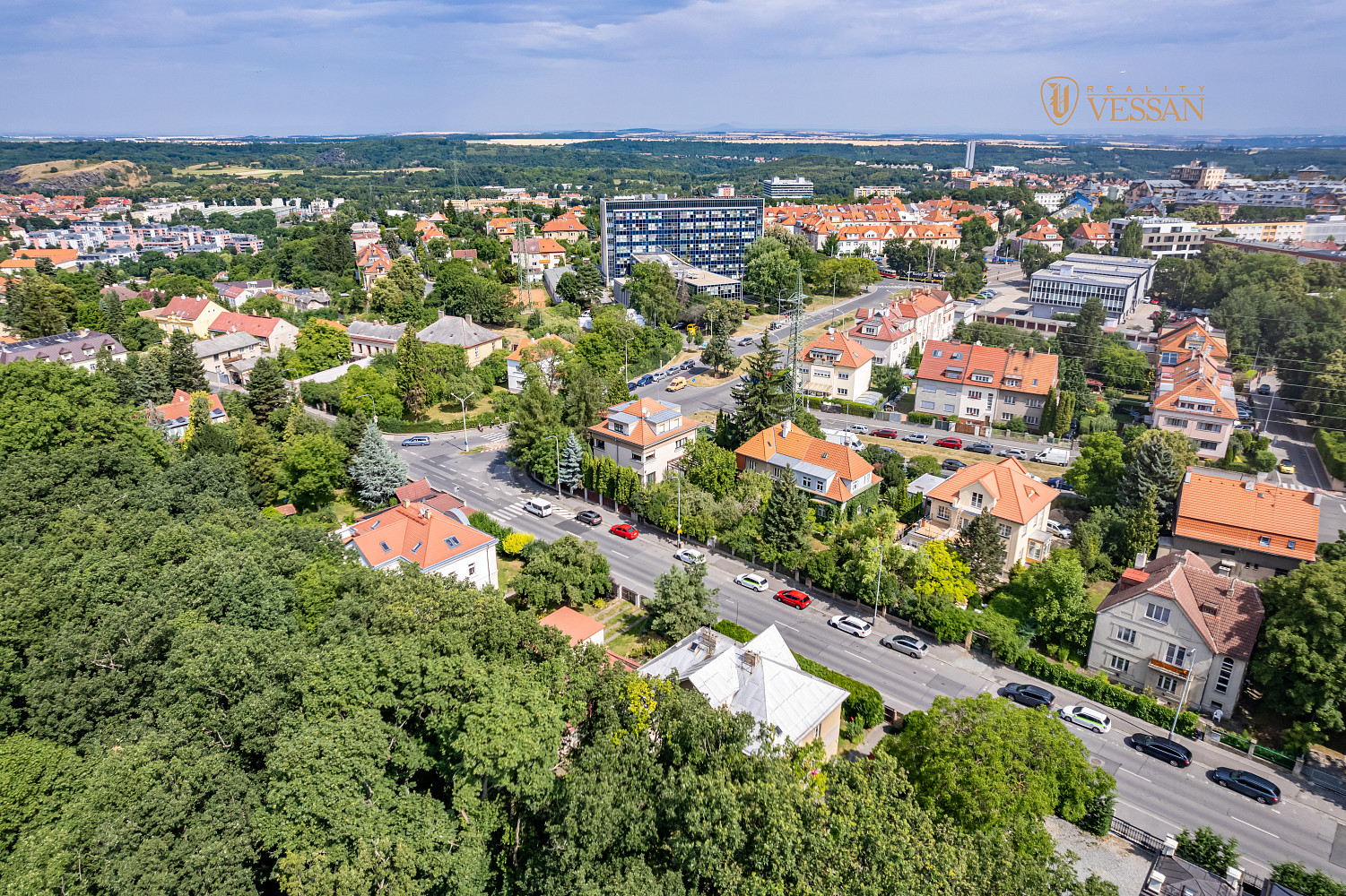Prodej vily 474 m² s pozemkem 868 m² — photo 2