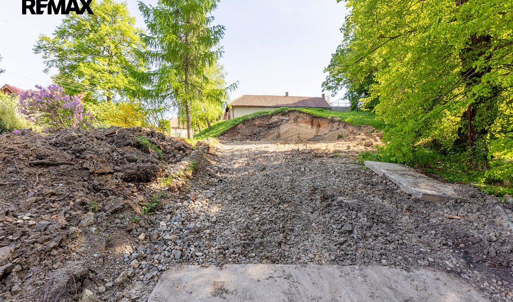 Prodej stavebního pozemku 800 m², Panenské Břežany – náhled fotky 6