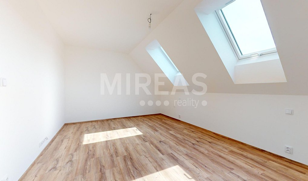 Prodej domu 133 m² s pozemkem 440 m², Dvory – náhled fotky 24