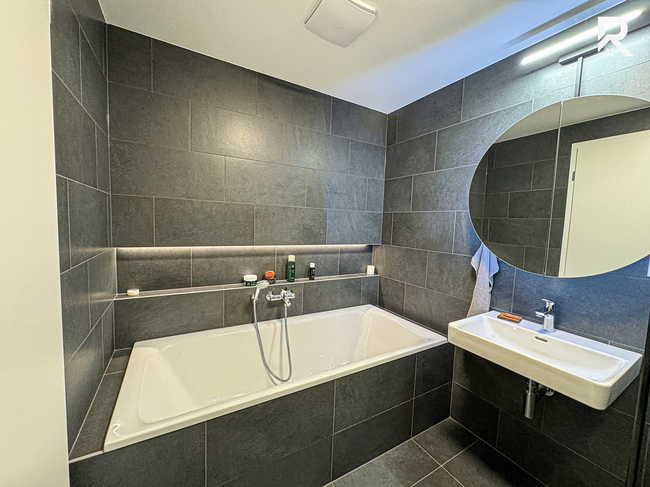 Pronájem bytu 3+kk 110 m² — photo 2