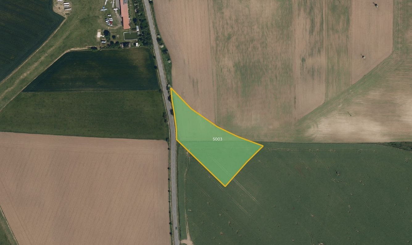 Prodej pole 8 489 m²