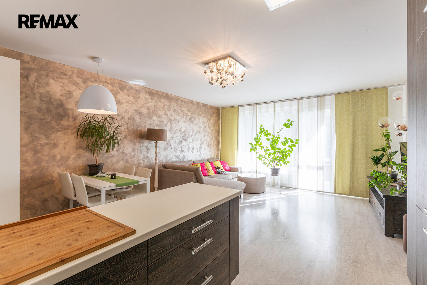 Pronájem bytu 3+kk 69 m² – fotografie 3