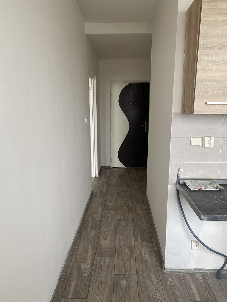 Pronájem bytu 2+1 61 m² – pohled 2