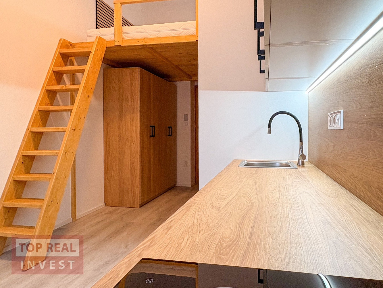 Pronájem bytu 1+kk 15 m² – pohled 4