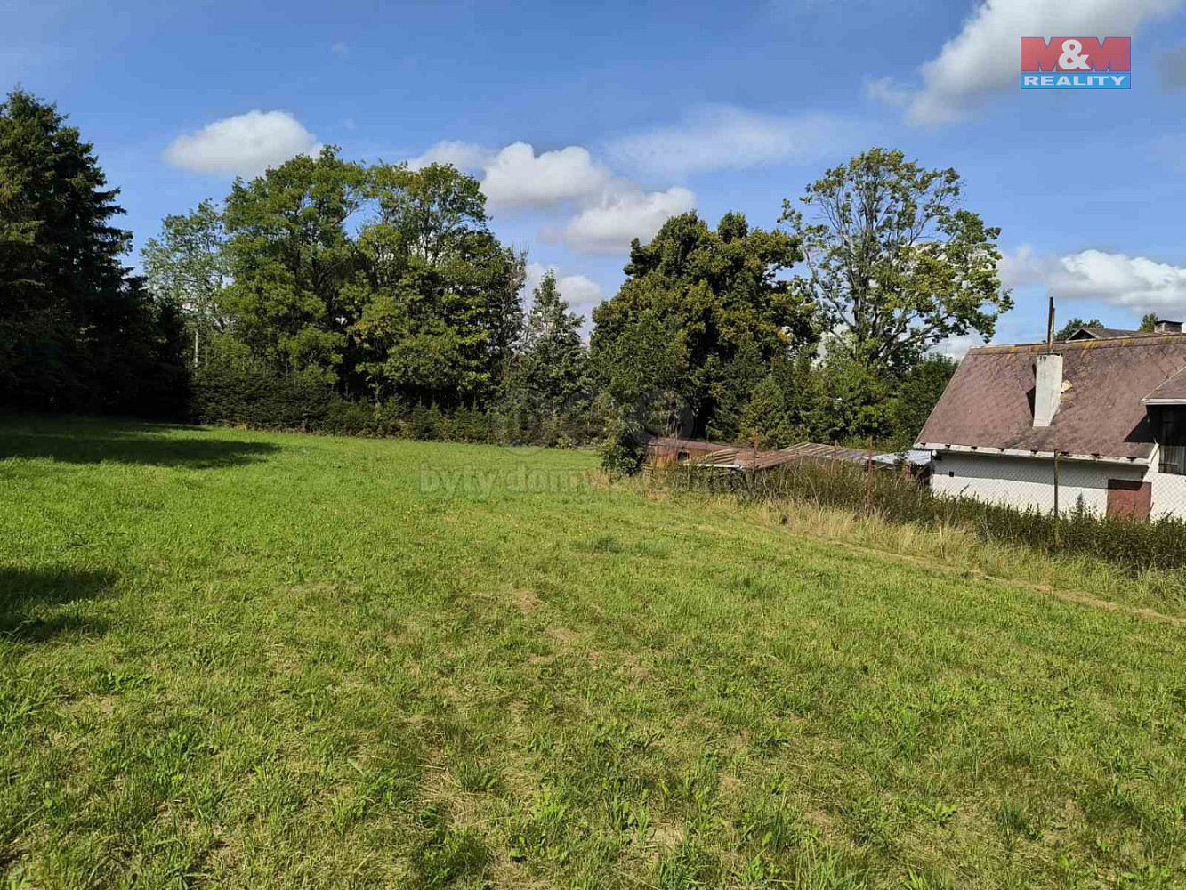 Prodej stavebního pozemku 1 675 m² – fotografie 2