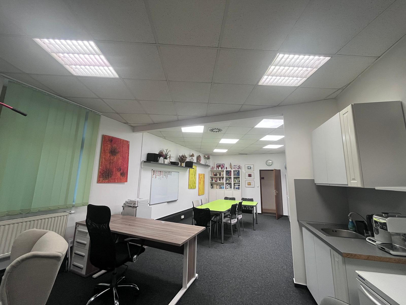 Pronájem kanceláře 45 m² — photo 2