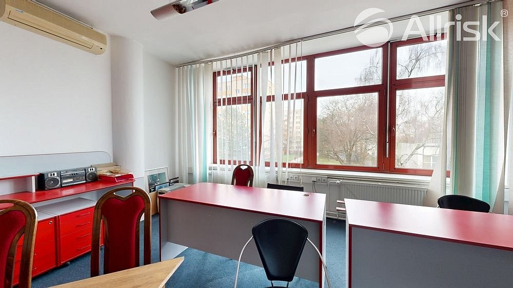 Pronájem kanceláře 51 m² — photo 2