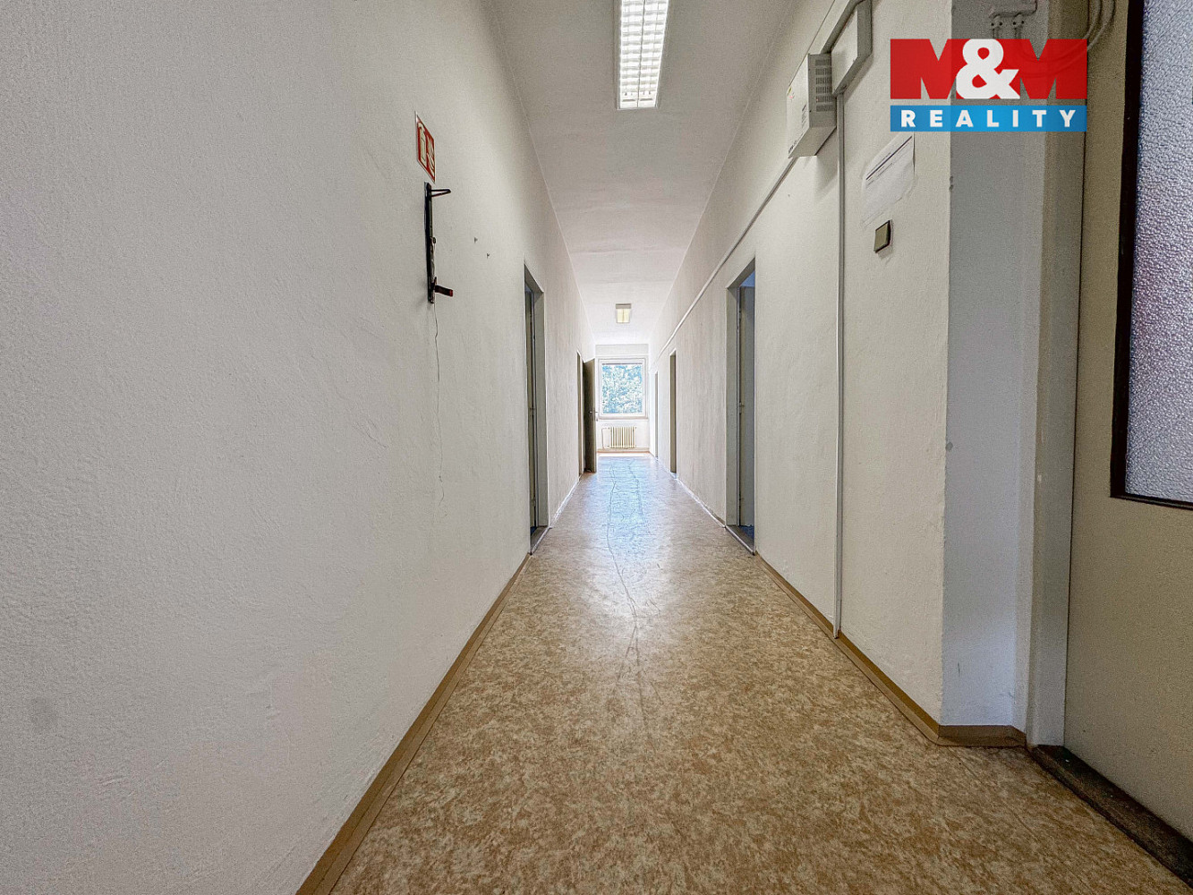Pronájem kanceláře 311 m² – fotografie 5