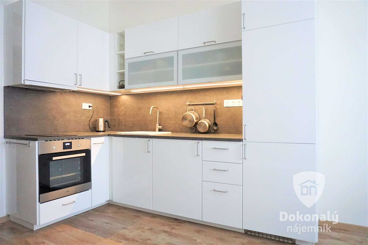 Pronájem bytu 1+kk 29 m² – fotografie 2