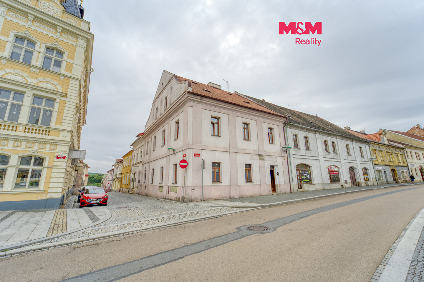 Pronájem obchodních prostor 89 m²