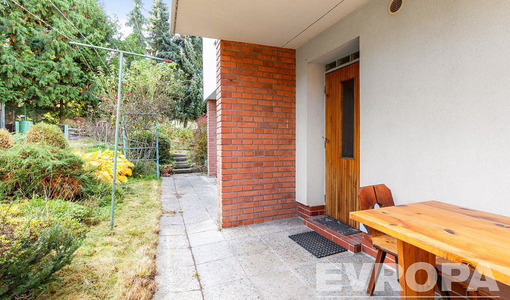 Pronájem domu 220 m² s pozemkem 409 m², Praha – náhled fotky 27