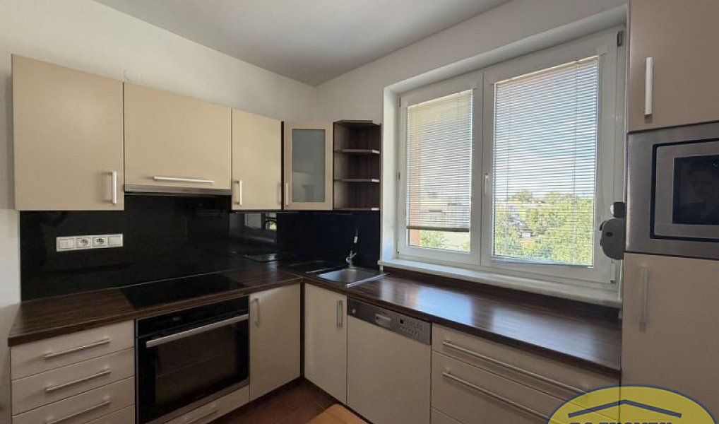 Pronájem bytu 3+1 87 m², Holešov – náhled fotky 2