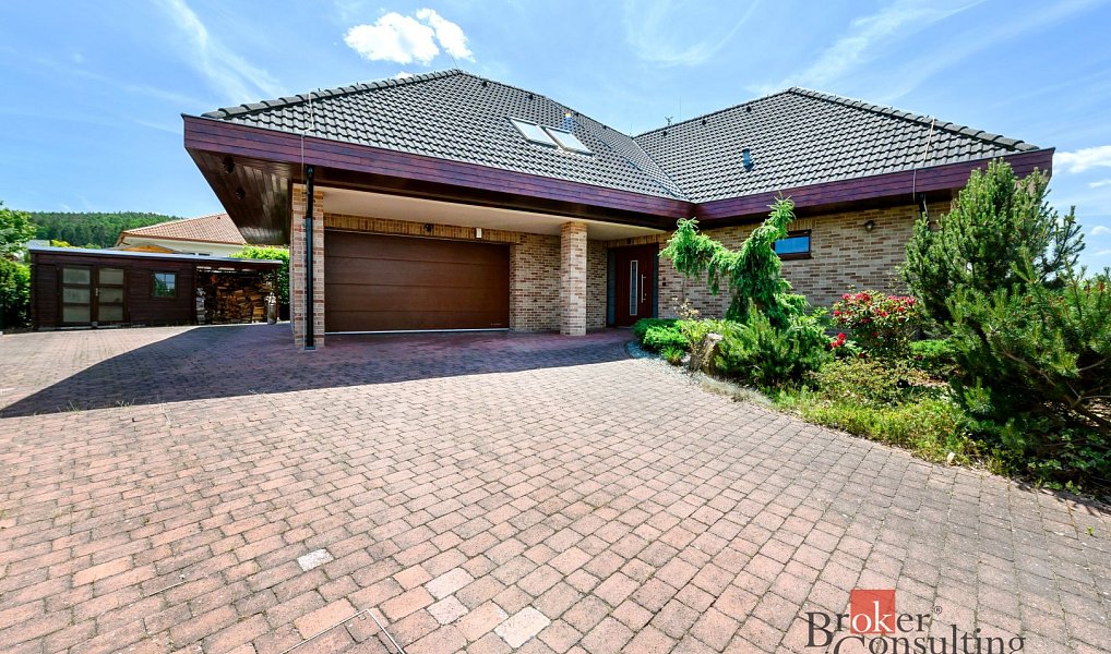 Prodej domu 372 m² s pozemkem 2 751 m², Štěnovice – náhled fotky 23