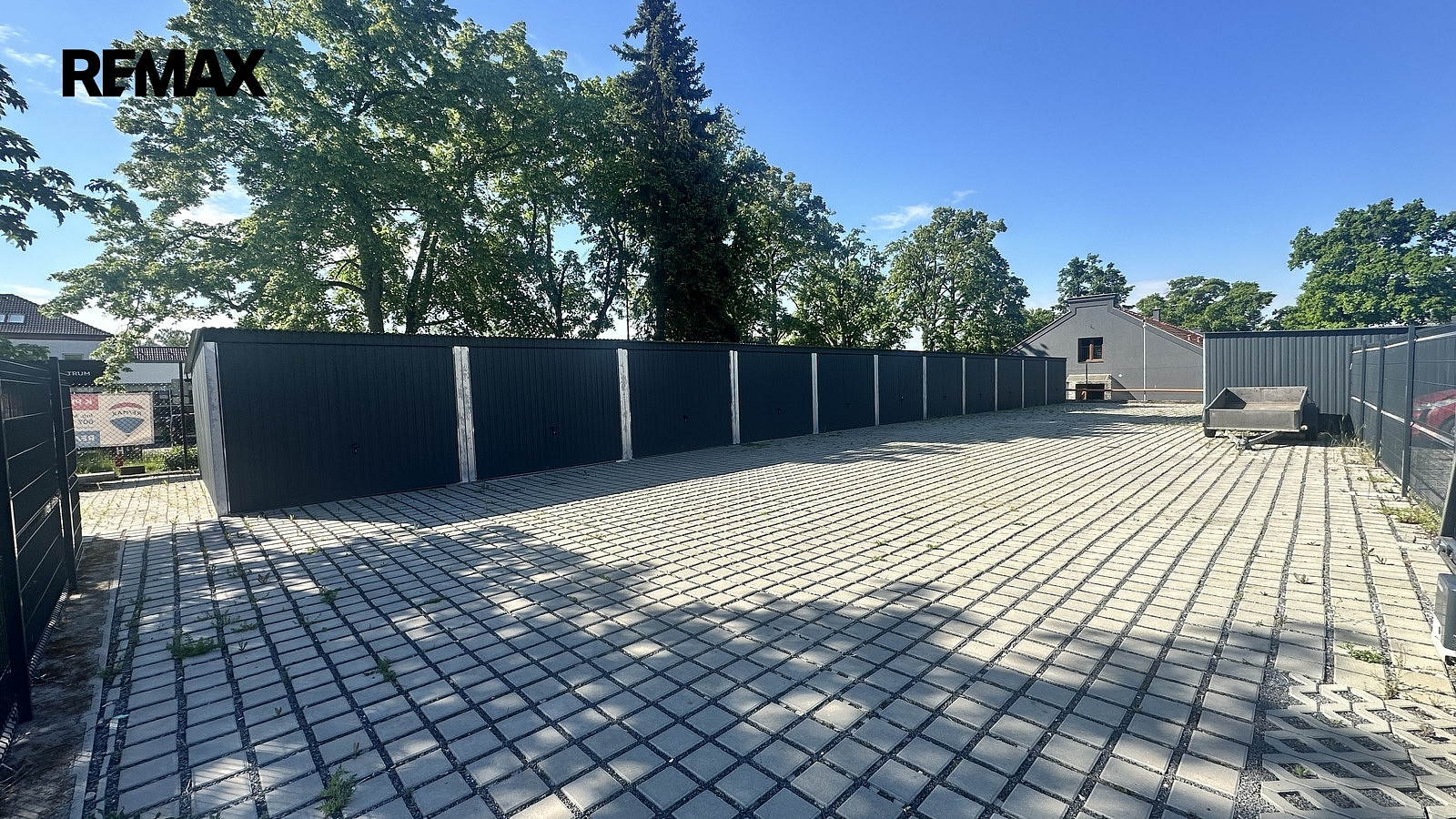 Pronájem garáží 18 m2, ul. Rakouská, Milovice - Mladá – fotografie 2
