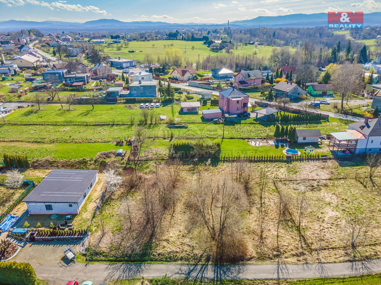 Prodej stavebního pozemku 698 m²