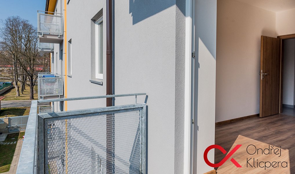 Pronájem bytu 2+kk 44 m², Milovice – náhled fotky 10