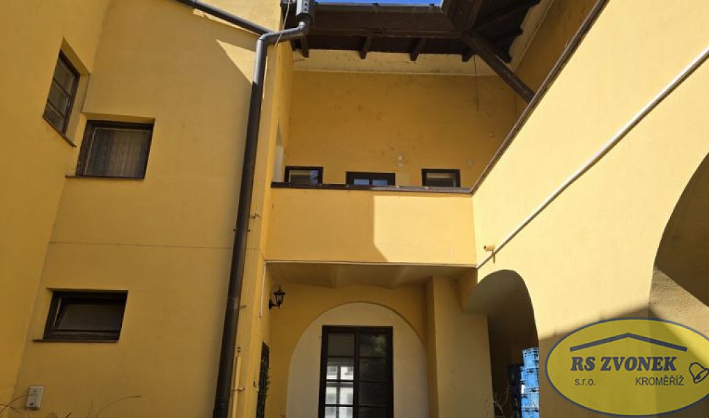 Prodej domu 1 033 m² s pozemkem 1 365 m², Kroměříž – náhled fotky 9
