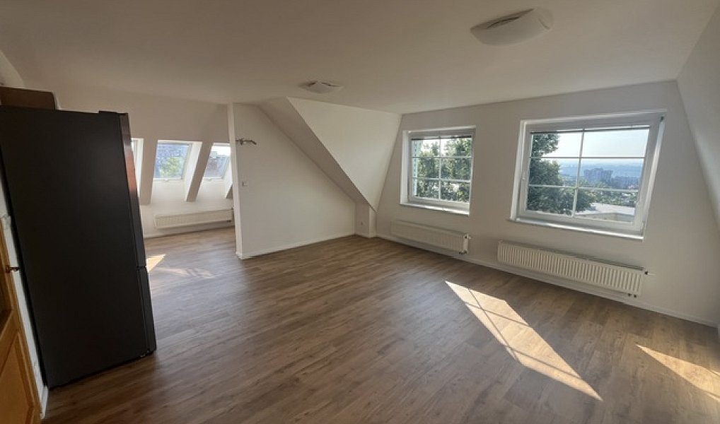 Pronájem bytu 3+kk 93 m², Praha – náhled fotky 2