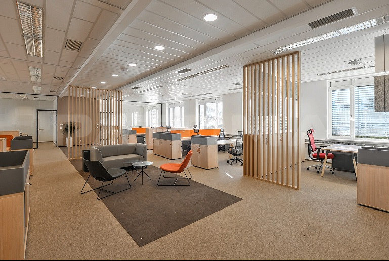 Pronájem kanceláře 251 m² – fotografie 5